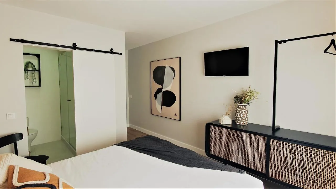 Lisbon Airport Earth - B&B Self Check-In Apartment