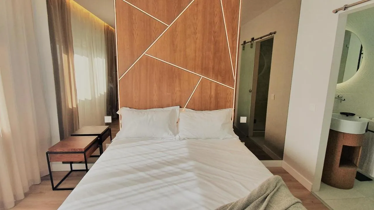 Lisbon Airport Earth - B&B Self Check-In