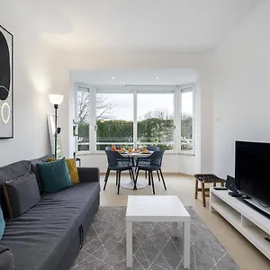 Appartement Whome Peaceful Alges Family Away From Noise, Lisboa